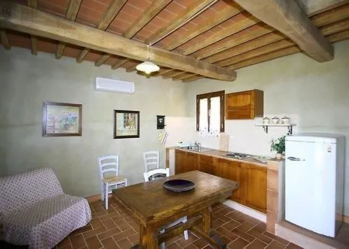 Il Nespolo Hotel Lari