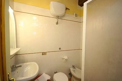 Il Nespolo Hotel Lari Italy