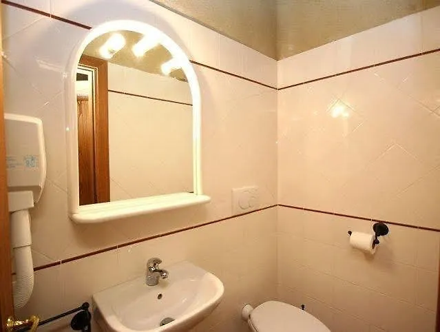 Il Nespolo Hotel Lari 0*,  Italy