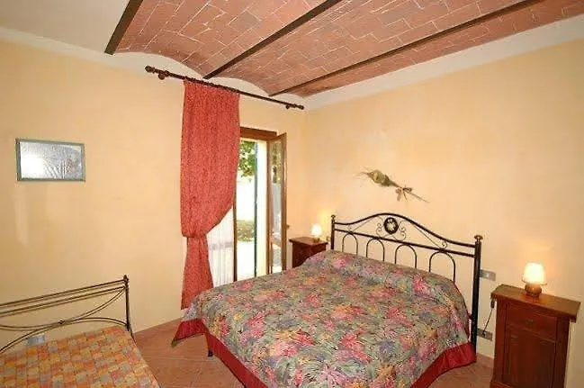 Il Nespolo Hotel Lari 0*,  Italy