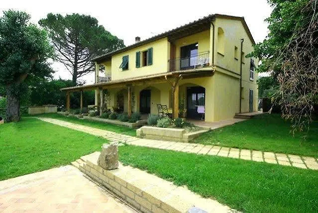 Il Nespolo Hotel Lari