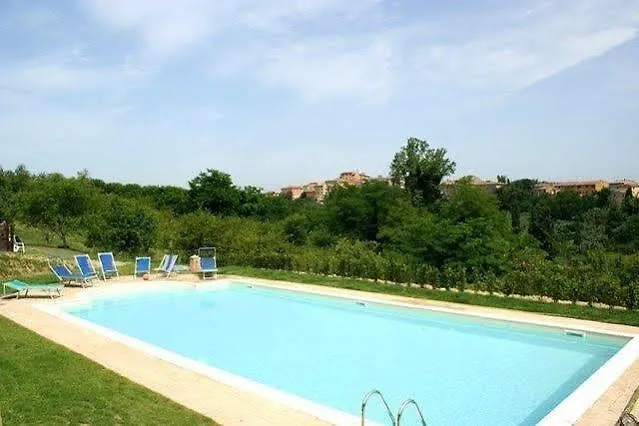 Il Nespolo Hotel Lari Italy