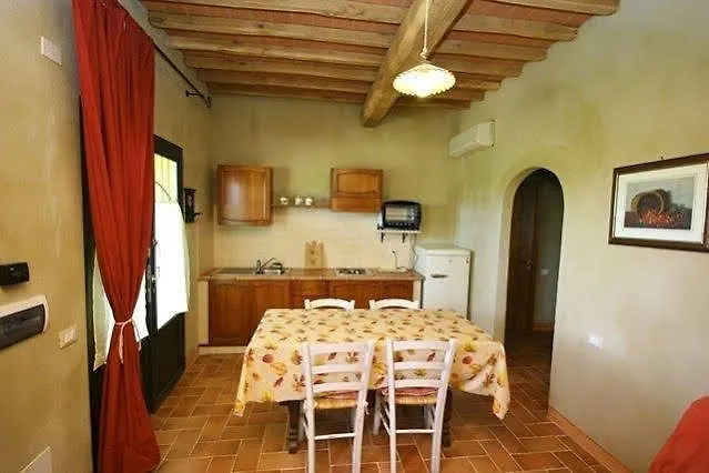Il Nespolo Hotel Lari