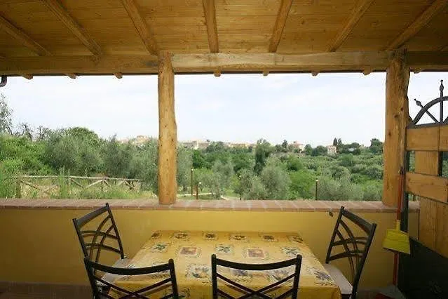 Il Nespolo Hotel Lari