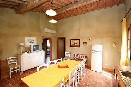Il Nespolo Hotel Lari