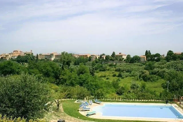 Il Nespolo Hotel Lari