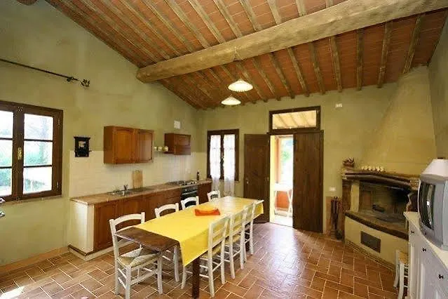 Il Nespolo Hotel Lari